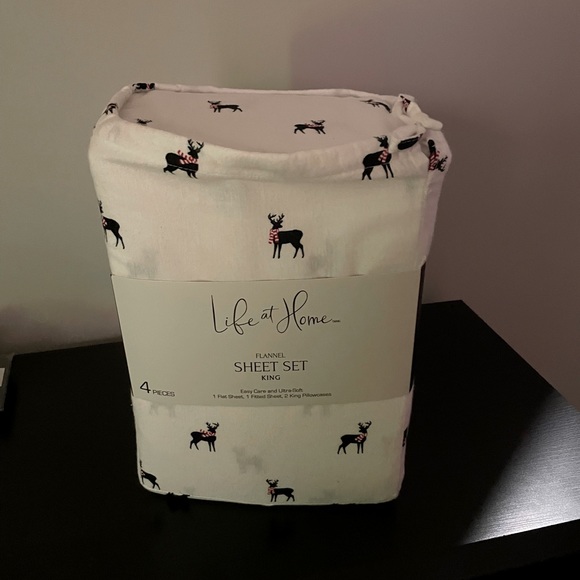 Christmas King Size Sheet Set - Picture 2 of 2